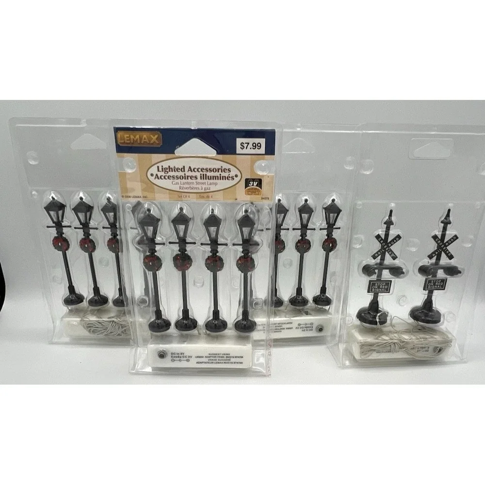 Lemax 12 Gas Holiday Lanterns & 2 Railroad Crossing Signs ‎ Battery/AC New